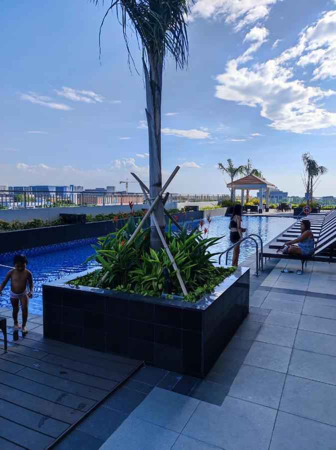 Schoenes Apartment Mit Pool-Nutzung Manila Exterior foto